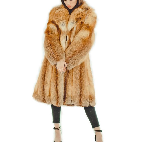 100% REAL Red Wolf Fur Coat - $2500 Resale Value - Picture 7 of 10